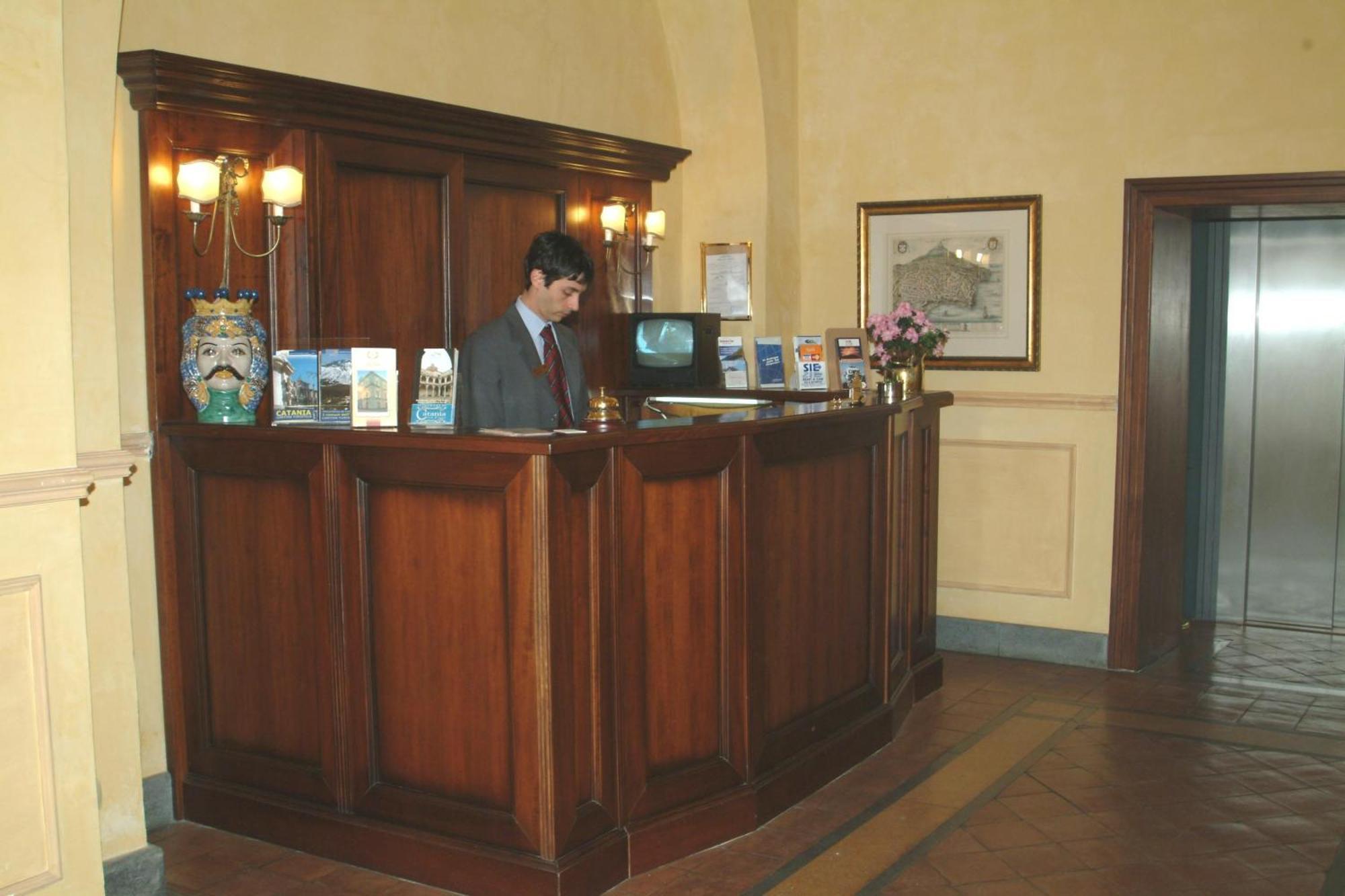 Hotel La Ville Catania-Fontanarossai nemzetközi repülőtér Kültér fotó