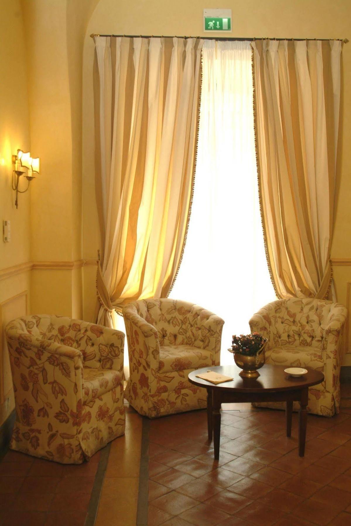 Hotel La Ville Catania-Fontanarossai nemzetközi repülőtér Kültér fotó