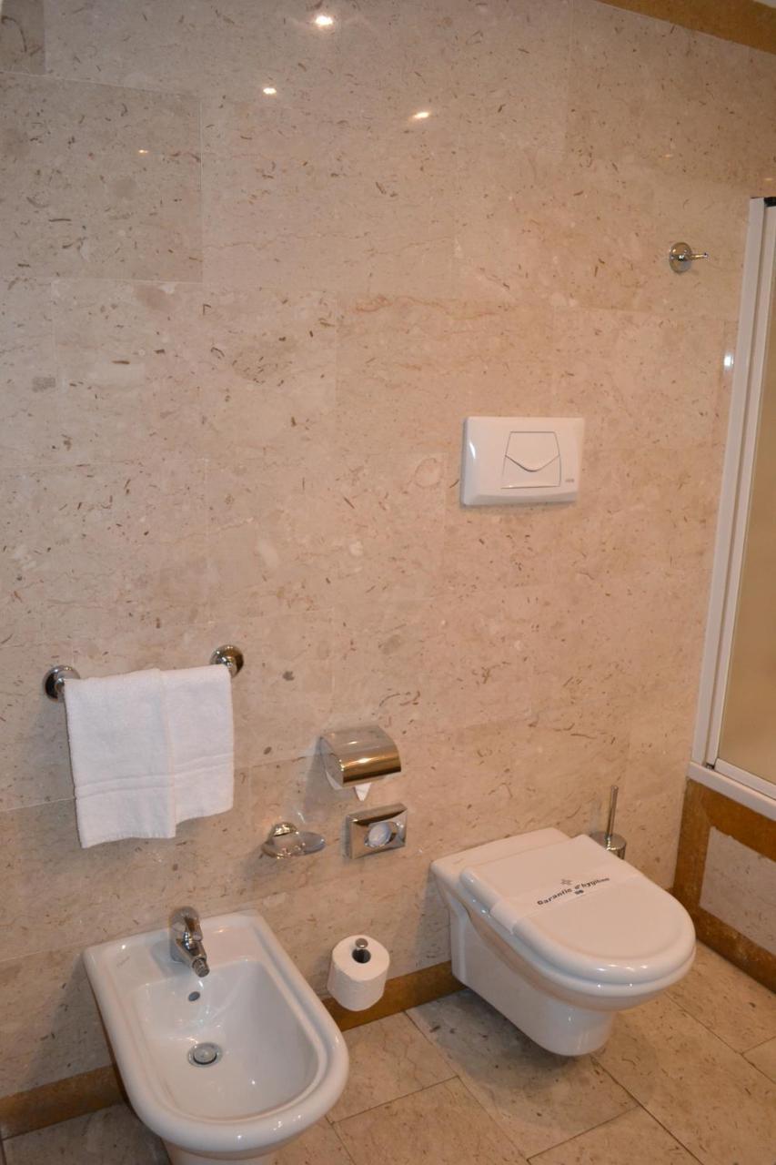 Hotel La Ville Catania-Fontanarossai nemzetközi repülőtér Kültér fotó
