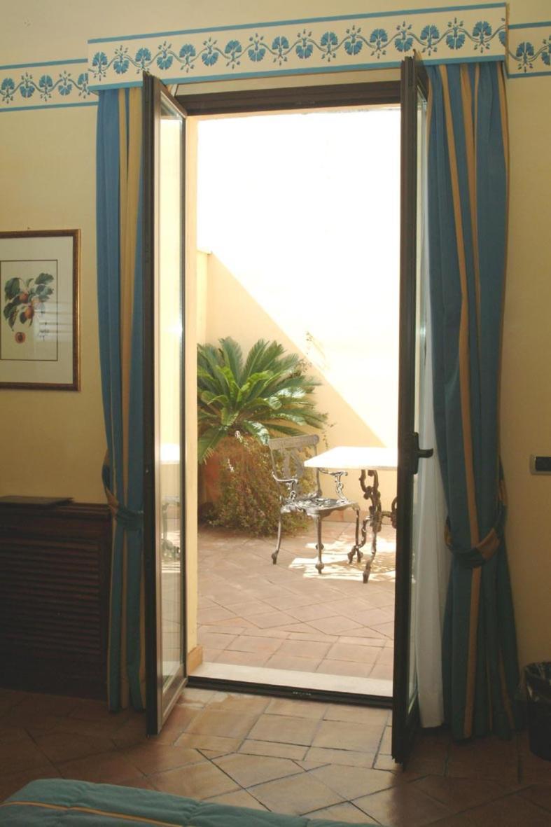 Hotel La Ville Catania-Fontanarossai nemzetközi repülőtér Kültér fotó